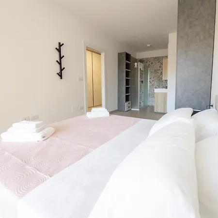 Yuna Rent - Residenza Ponte Del Mare *